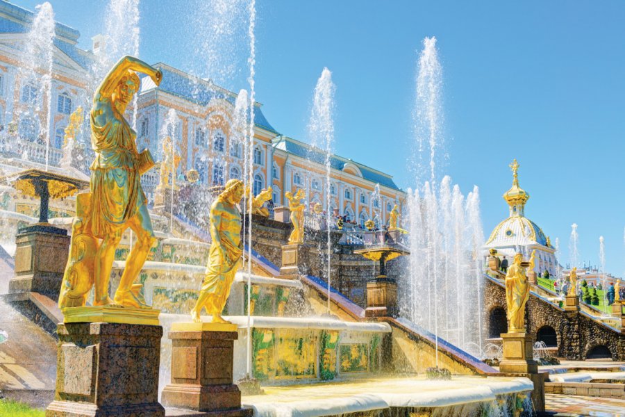 La grande cascade du palais de Peterhof scaliger