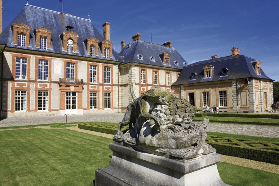 Le château de Breteuil JONATHAN - Fotolia