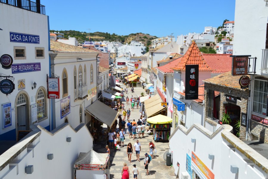 Dans les rues d'Albufeira. RootsShoots - Shutterstock.Com