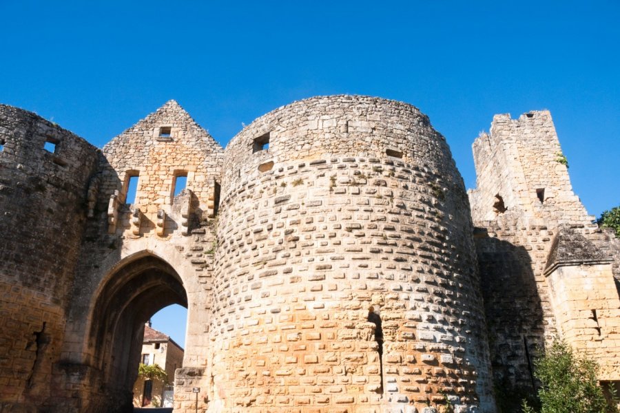 La Porte des Tours de Domme. ALCE - Fotolia