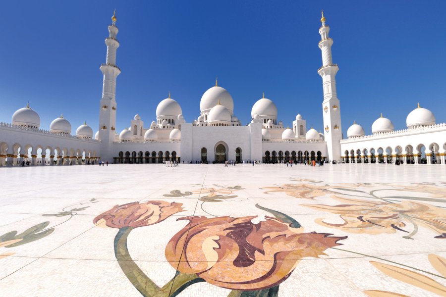 La mosquée Sheikh Zayed à Abu Dhabi. dblight - iStockphoto.com