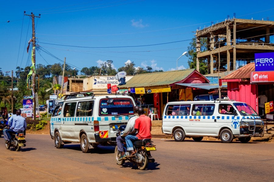 Taxis et boda-bodas à Kampala. (© Dennis Wegewijs - Shutterstock.com))