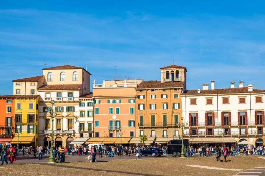 La Piazza Bra, Verone. Leonid Andronov - Shutterstock.com