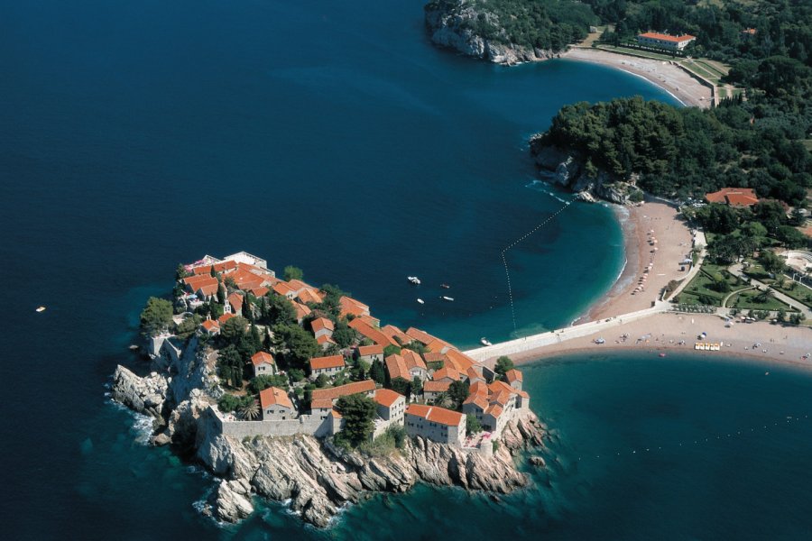 L'îlot de Sveti Stefan. National Tourism Organisation of Montenegro