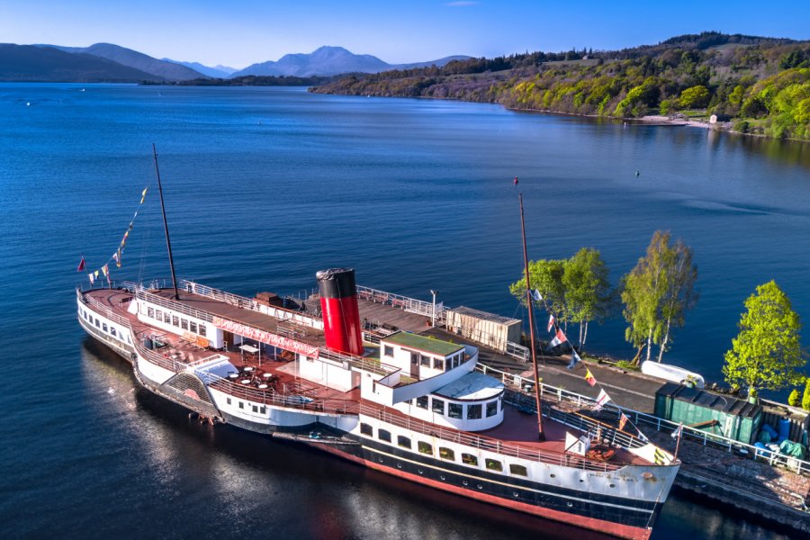 Bateau à vapeur sur le Loch Lomond. CappaPhoto - Shutterstock.com