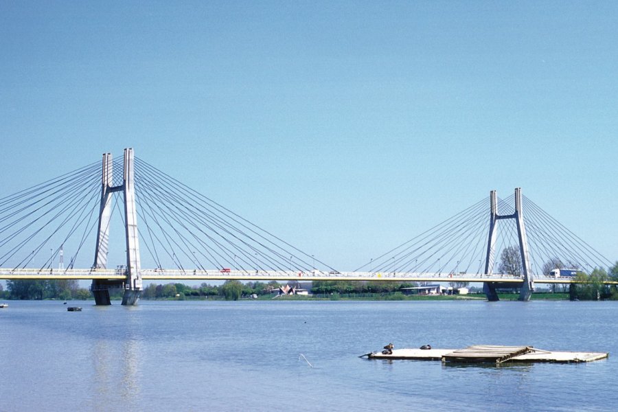 Le pont de Bourgogne, sur la Saône RICHARD MATÉO - FOTOLIA