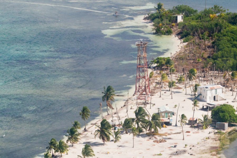 Vue aérienne de Lighthouse Reef. Wollertz - Shutterstock.com