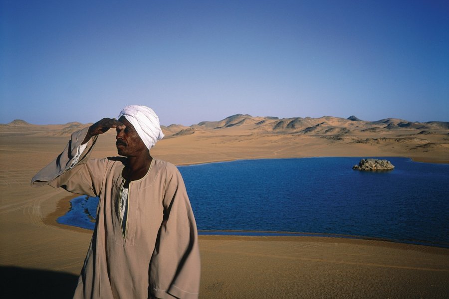 Au bord du lac Nasser. Sylvain GRANDADAM