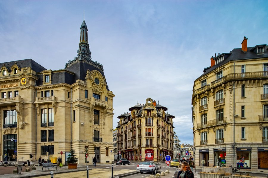 Place Grangier, Dijon. bonzodog - Shutterstock.com
