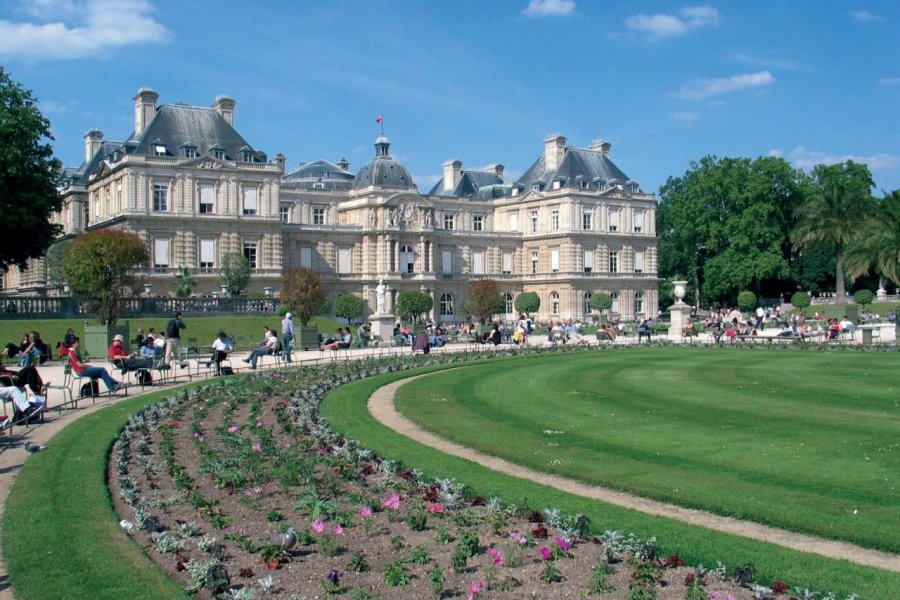 Façade du Sénat et jardin du Luxembourg - Paris RACAHOUT - FOTOLIA