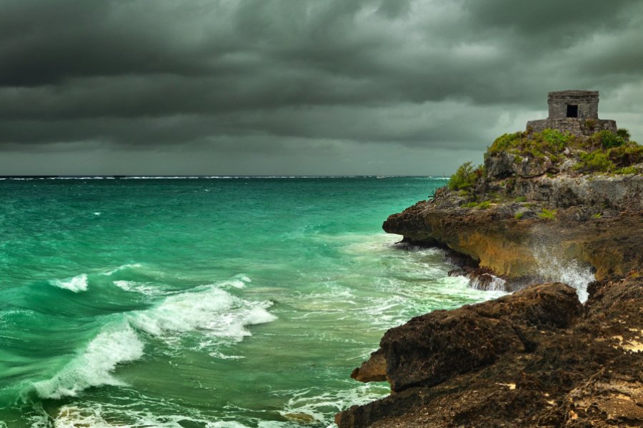 Tempête à l'approche à Tulum. soft_light - Shutterstock.com