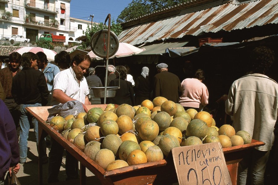 Le marché de Corfou Chora. Author's Image
