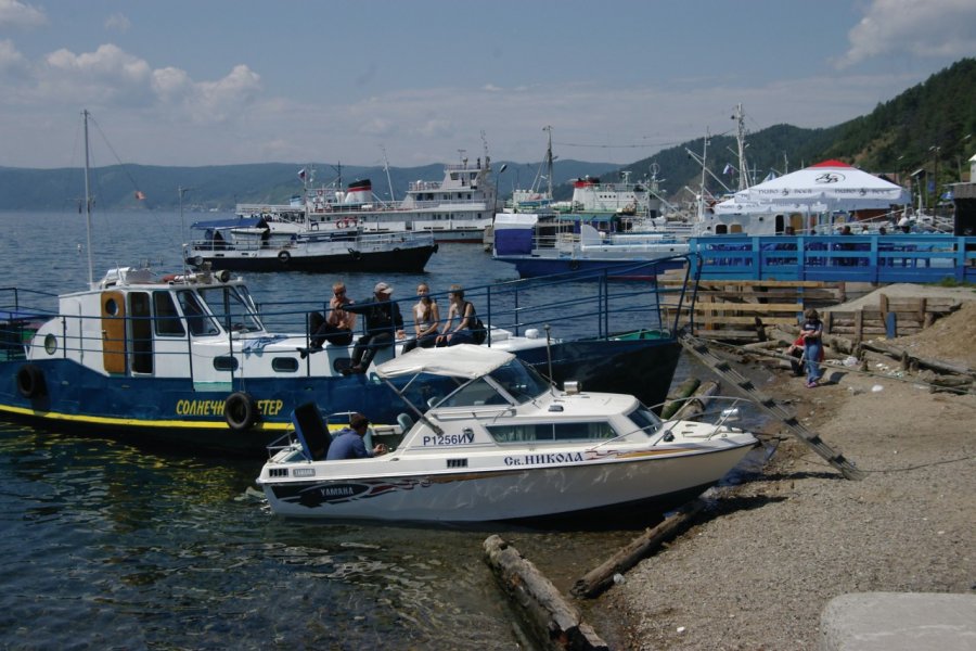 Bateaux de plaisance sur le lac Baïkal Stéphan SZEREMETA