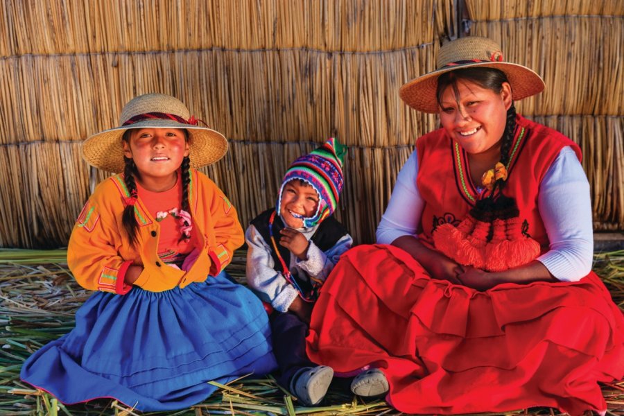 Habitants des îles flottantes Uros. - ©Bartosz HADYNIAK - iStockphoto