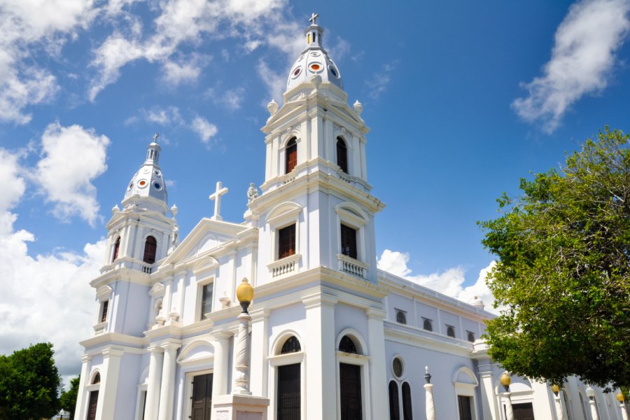 Cathédrale de Ponce. Alberto Loyo - shutterstock.com