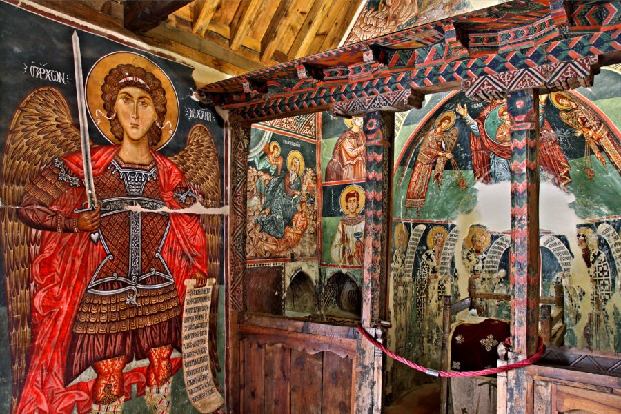 Intérieur de l'église Archangelos Mihail. Heracles Kritikos / Shutterstock.com