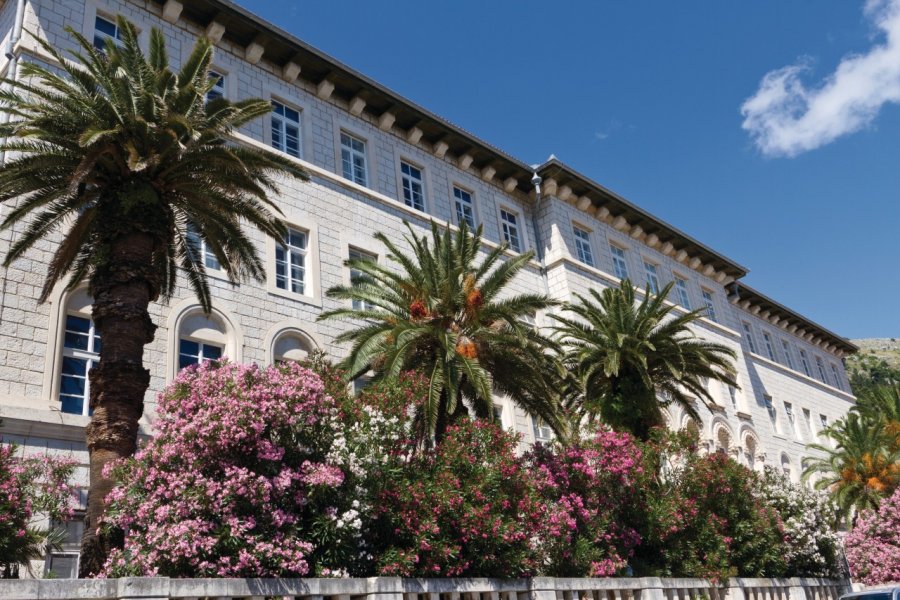 Lycée de Dubrovnik. (© Lawrence BANAHAN - Author's Image))