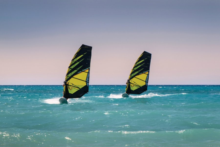 Deux windsurfers BastianLinder - iStockphoto.com