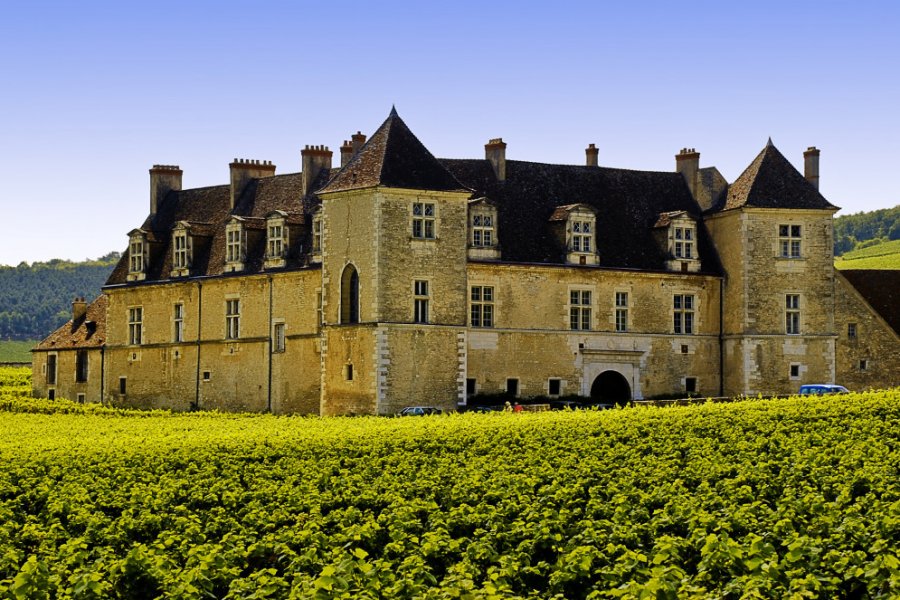 Le château du Clos Vougeot. Olivier Poncelet / Adobe Stock