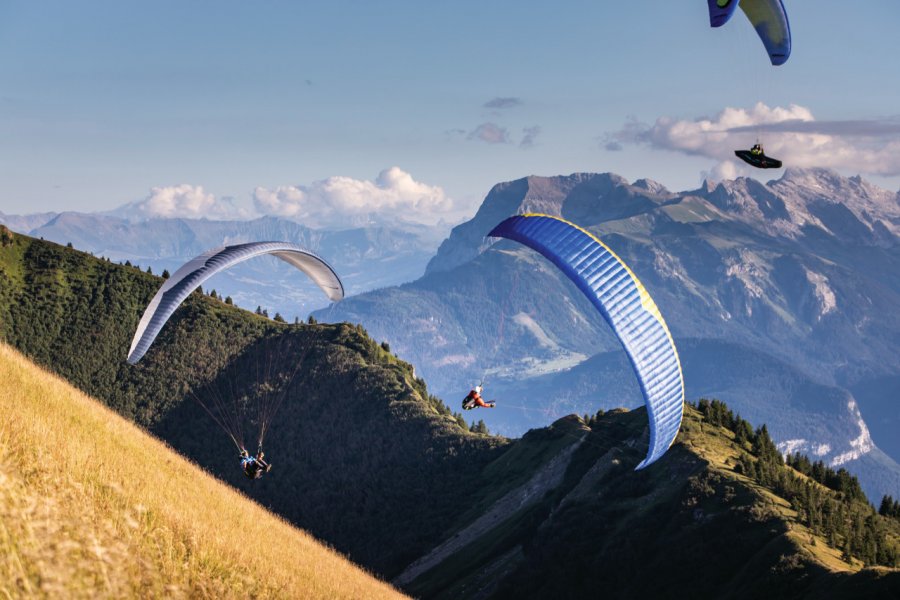 Parapente à la Pointe du Haut Fleury, Praz de Lys Sommand. Olivier Octobre