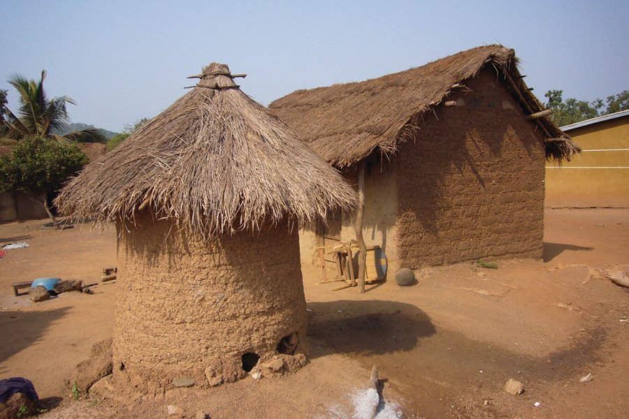 Village sénoufo vers Katiola. Jean-Paul LABOURDETTE