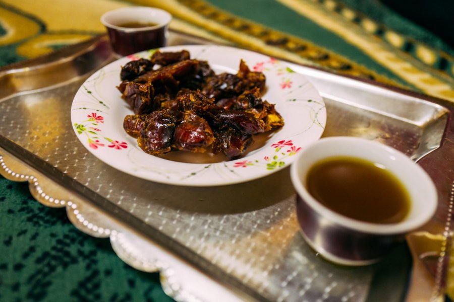 Petit déjeuner typique omanais. Sabino Parente - Shutterstock.com