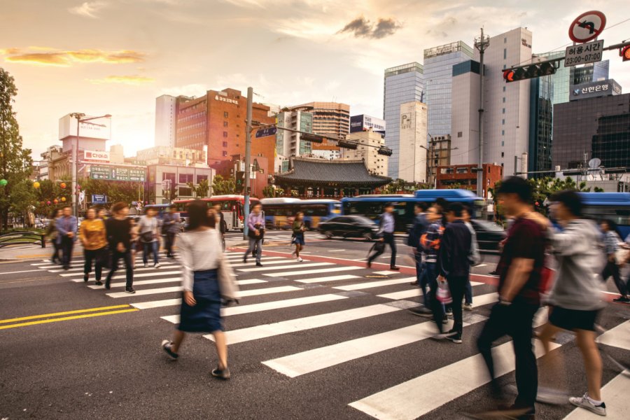 Dans les rues de Seoul. LeoPatrizi - iStockphoto.com