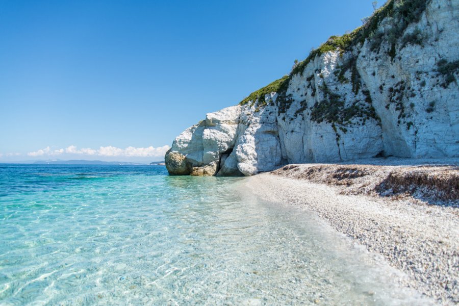 Plage de Capo Bianco. Aerostato - Shutterstock.com