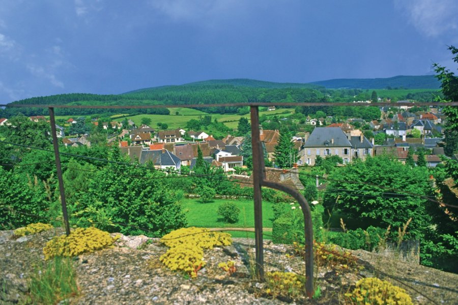 Panorama du village de Lormes VALÉRY D'AMBOISE
