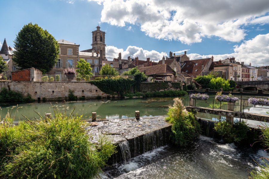 Vue sur Clamecy. Tommy Larey - Shutterstock.com