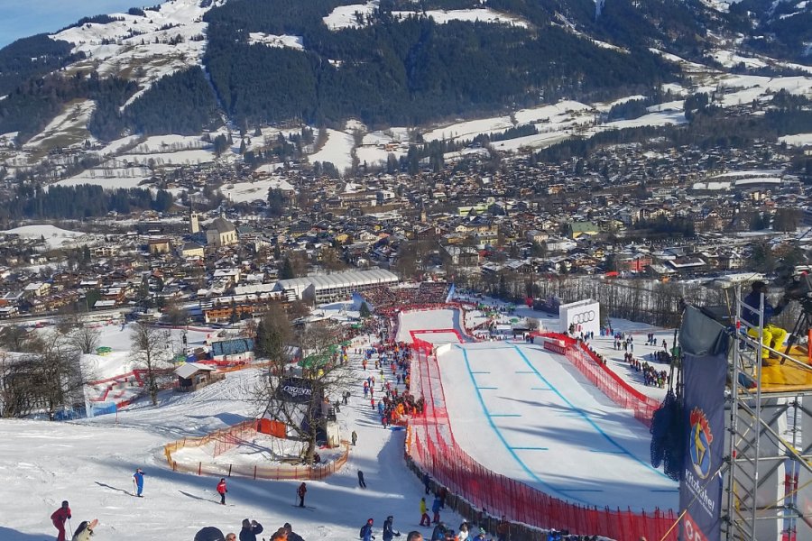 La piste de ski la Streif. bofotolux - Shutterstock.com