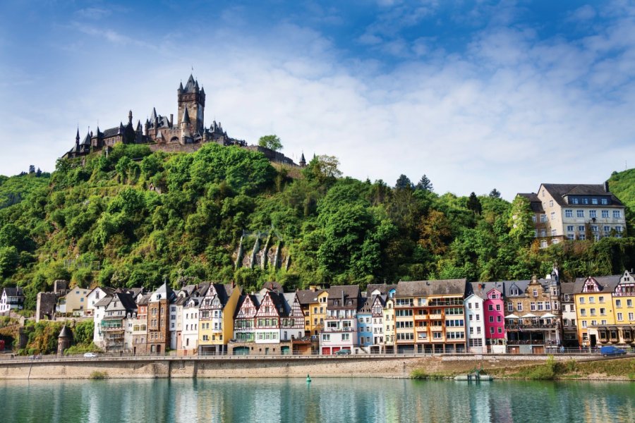 Panorama de Cochem. SerrNovik - iStockphoto