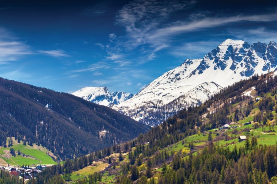 Vue sur la station de ski de Vars. (© Andrew_Mayovskyy  - iStockphoto))