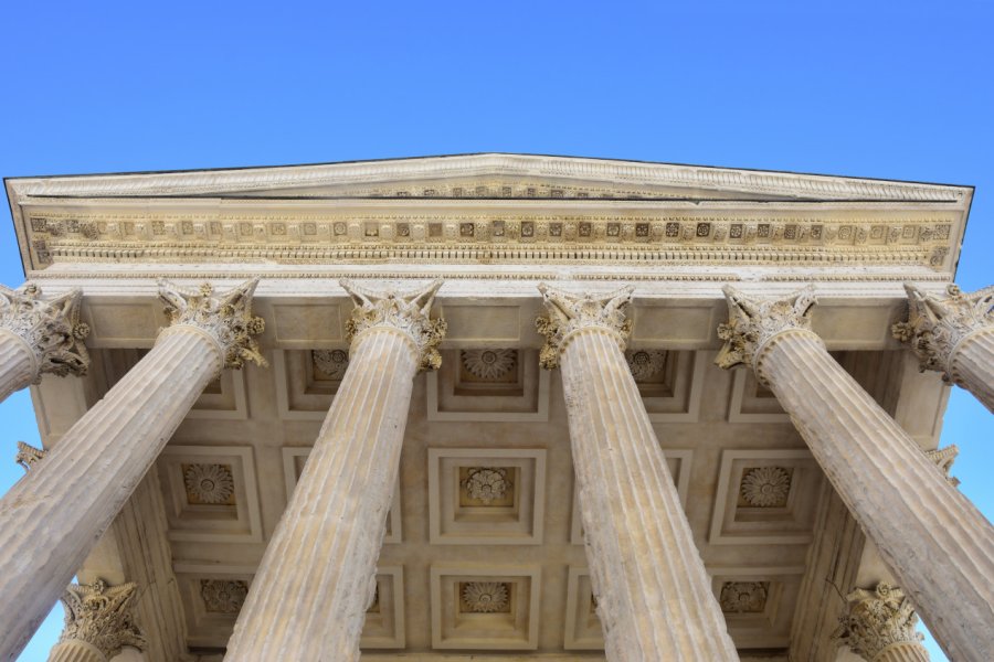 Maison Carree à Nimes. curto - stock.adobe.com