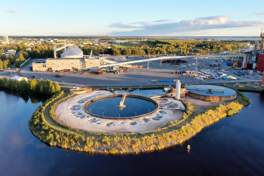 Usine de pâte à papier à Oulu. MBNEWS - Shutterstock.com