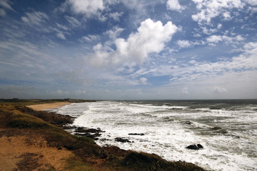 Les vagues de l'océan à Larmor-Plage. DOMINIQUE LUZY - FOTOLIA