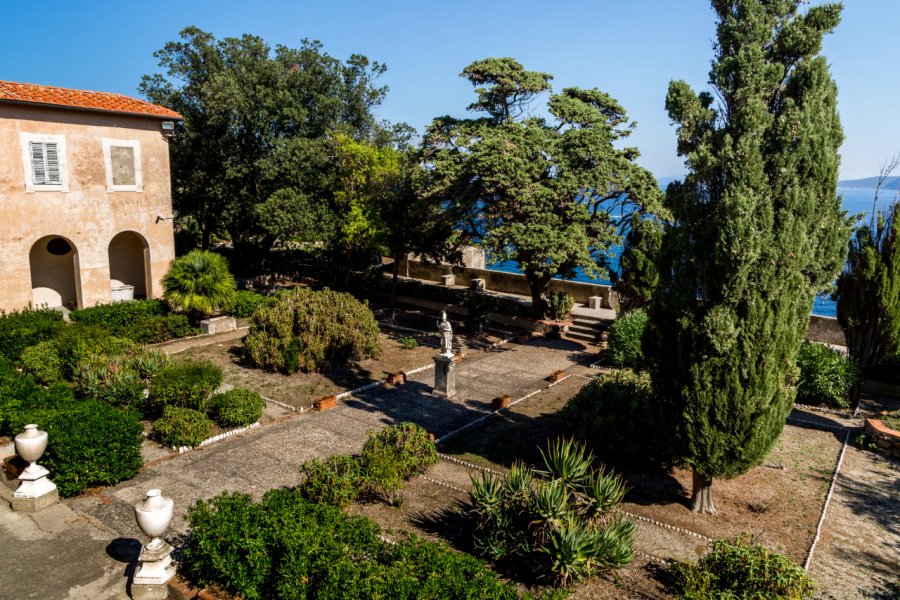 La cour du Palazzina dei Mulini, la résidence de Napoléon à Portoferraio. FotoMonkey - Shutterstock.com