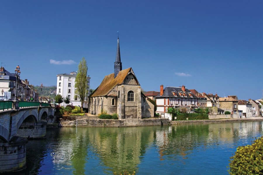 La ville de Sens vue de l'Yonne Ignatius WOOSTER - Fotolia