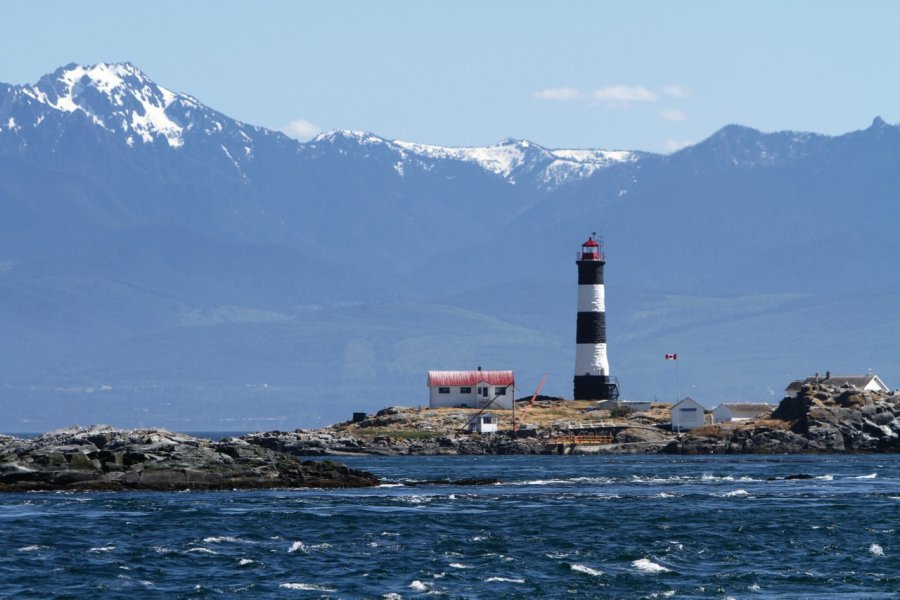 Îlot canadien dans les eaux du détroit Juan de Fuca entre le Canada et les Etats-Unis Stéphan SZEREMETA