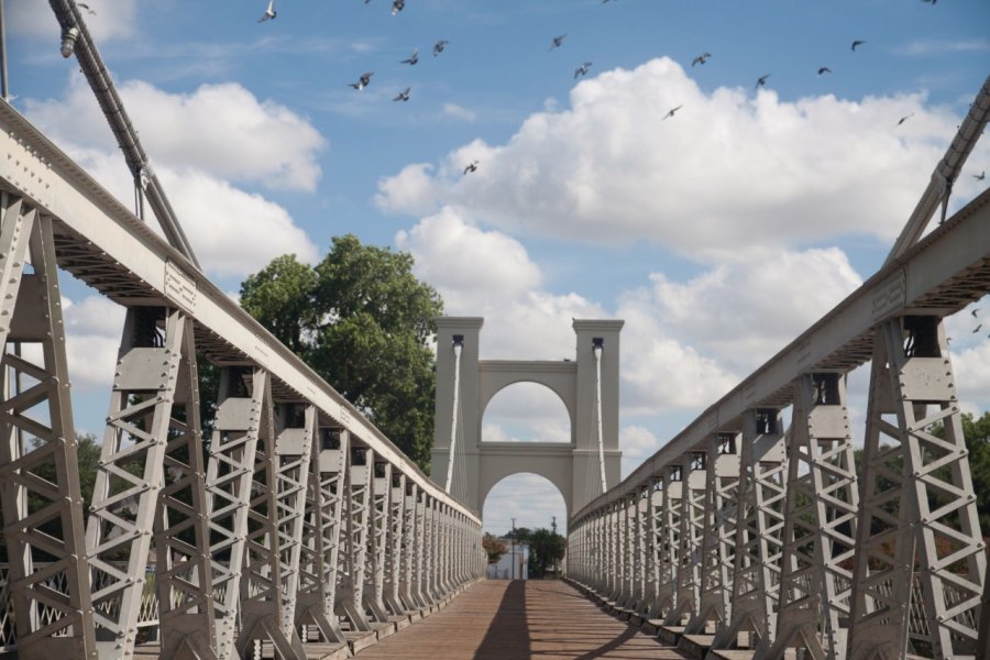 Le pont suspendu de Waco. CEHBauer - iStockphoto