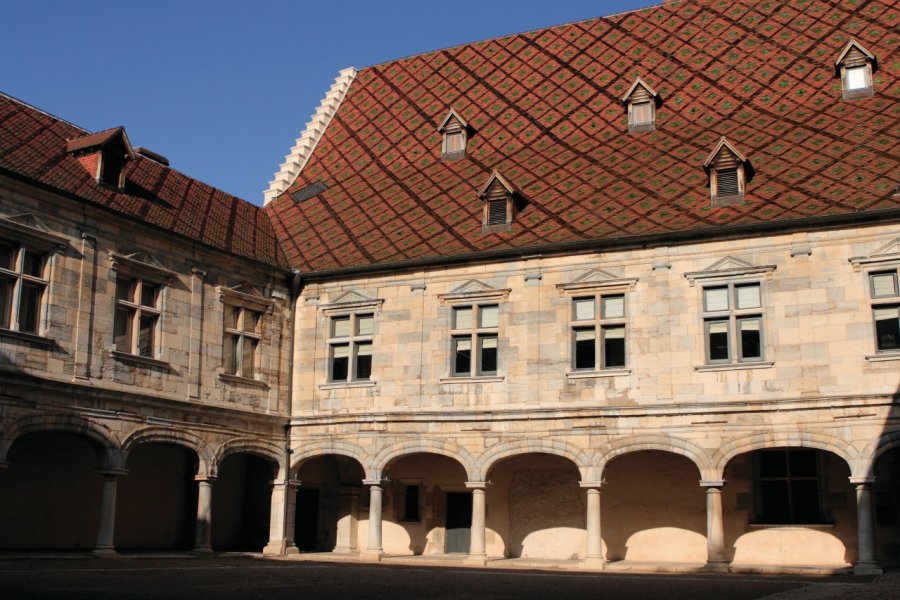 Le palais Granvelle @laurent - iStockphoto.com