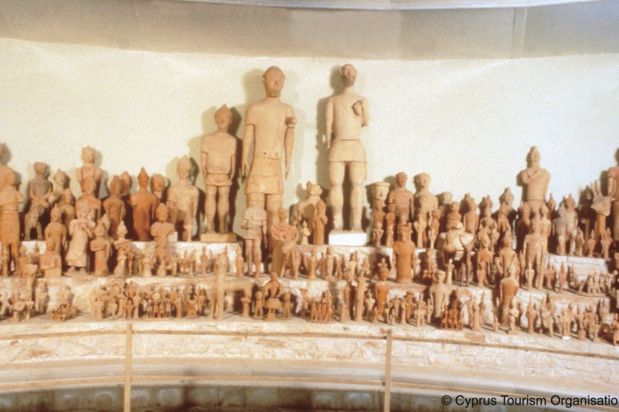 Figurines du sanctuaire d'Agia Irini, Musée national, Nicosie. Cyprus Tourism Organisation
