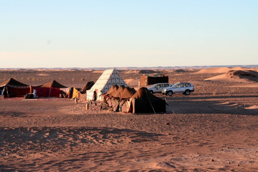 Campement berbère sur les dunes de M'Hamid. Stéphan SZEREMETA