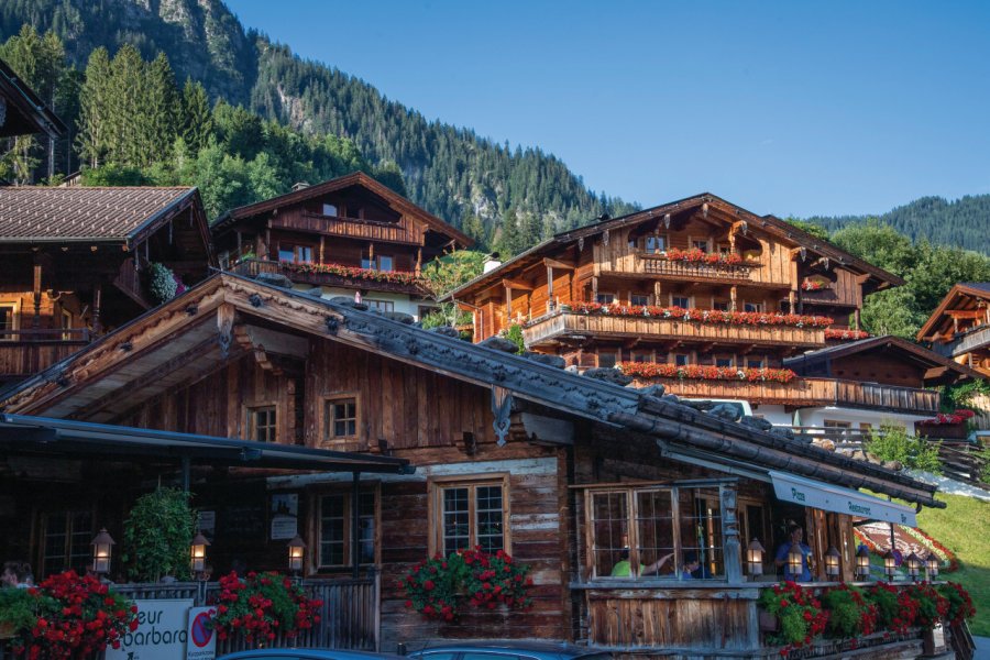 Chalets typiques du tyrol à Alpbach. Alpbachtal Tourismus - G. Grießenböck