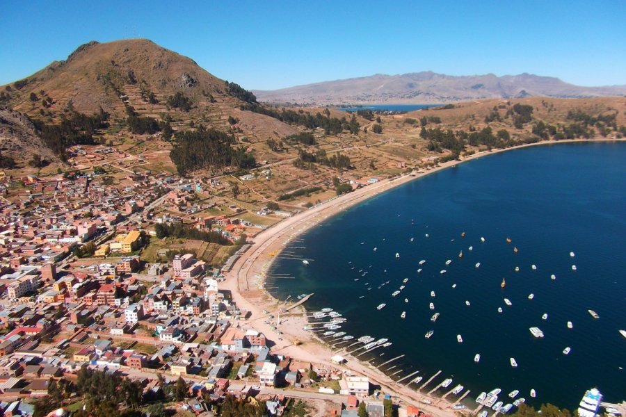 Copacabana sur les rives du lac Titicaca. Doromonic / Shutterstock.com
