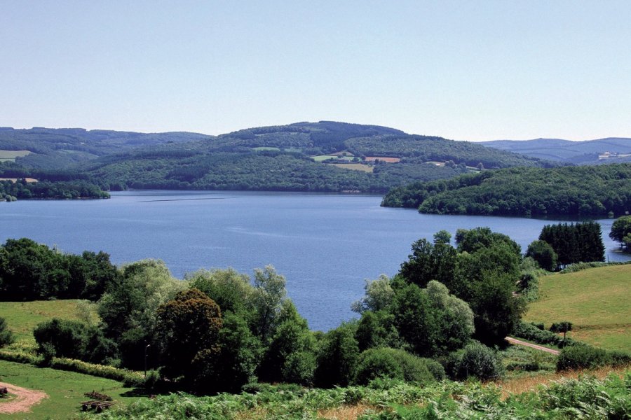 Le lac de Pannecière PHOVOIR