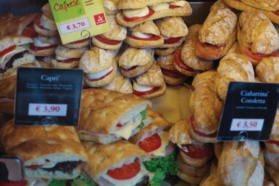 Milan propose un large choix de panini. Philippe GUERSAN - Author's Image