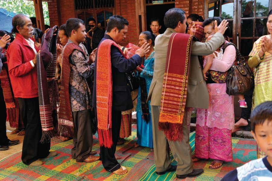 Au cours d'un mariage batak. PATRICE ALCARAS