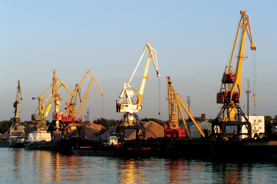 Industrie sur le fleuve Volga. Stéphan SZEREMETA