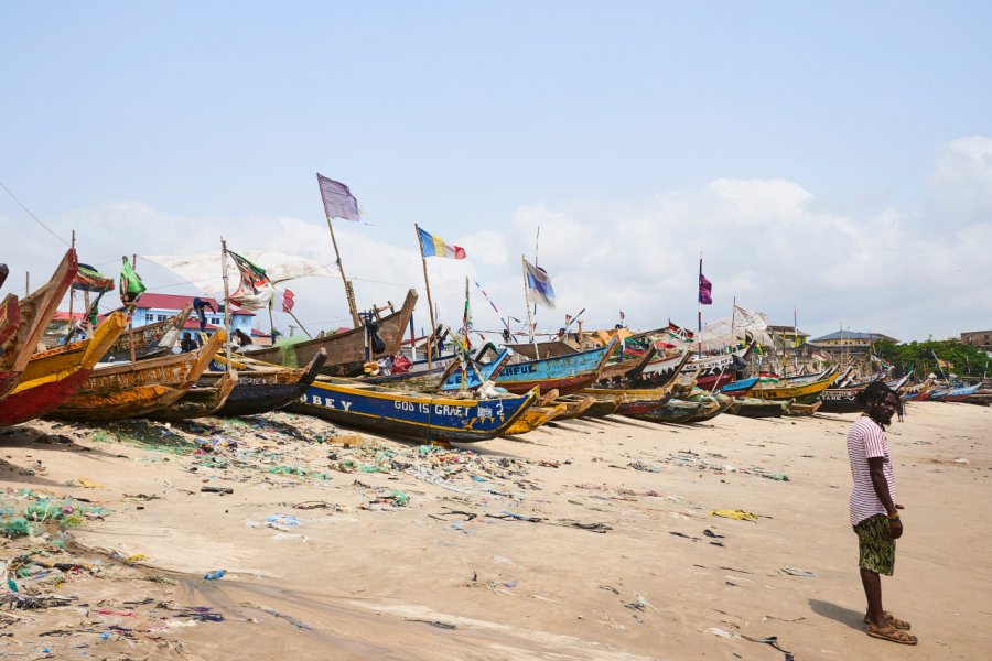 Bateaux traditionnels sur la plage de Jamestown, Accra. Danilo Marocchi - Shutterstock.com